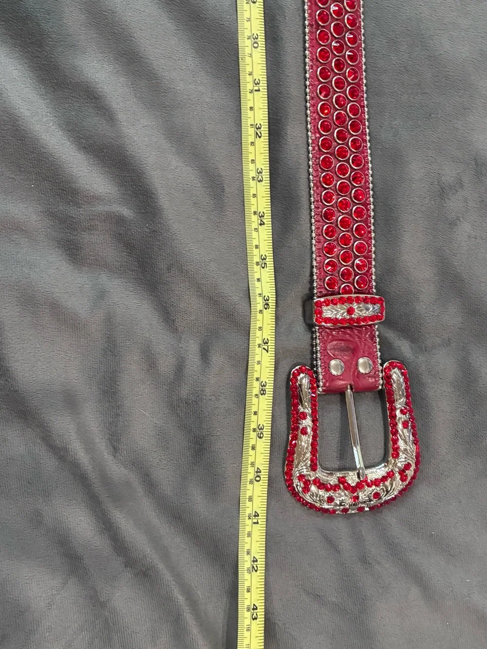 B.B. Simon bold red
